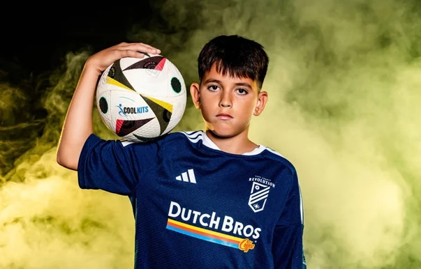 Elias Pérez, #8